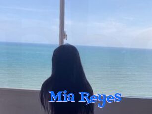 Mia_Reyes