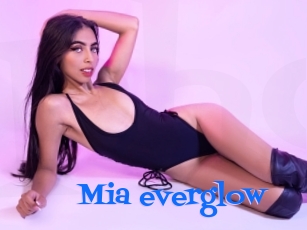 Mia_everglow