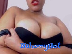 NahomyHot